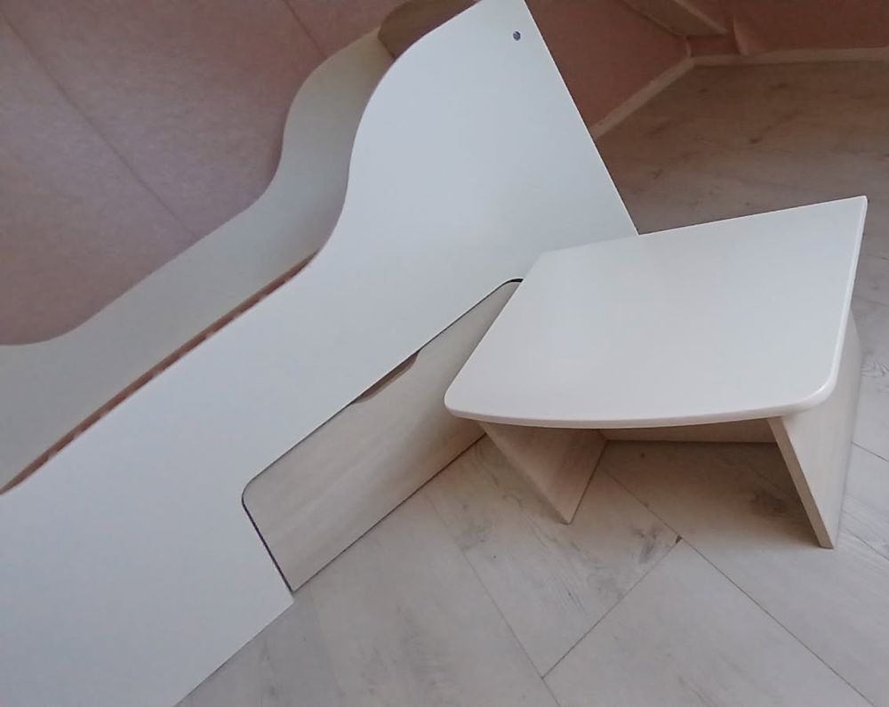 Lit enfant avec chevet blanc et cr&egrave;me Mobilier enfants