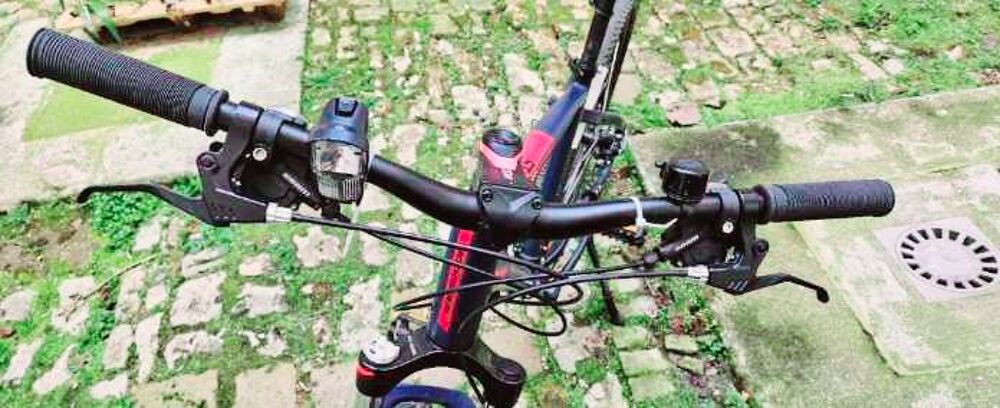 VTT FEMME BLEU 175-184cm L TRES BON ETAT Vélos