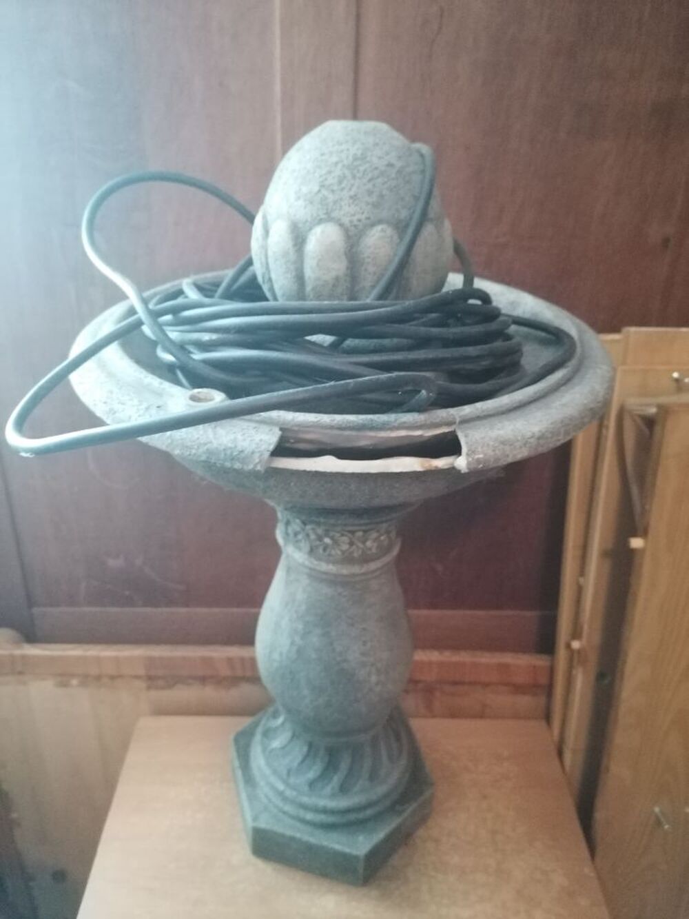 Fontaine avec syst&egrave;me d'eau Jardin