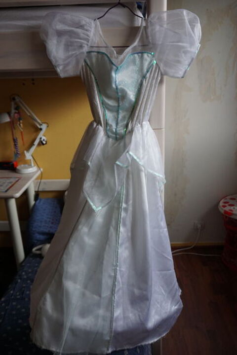 dguisement robe de marie d'ARIEL - 10 ANS 30 Guyancourt (78)