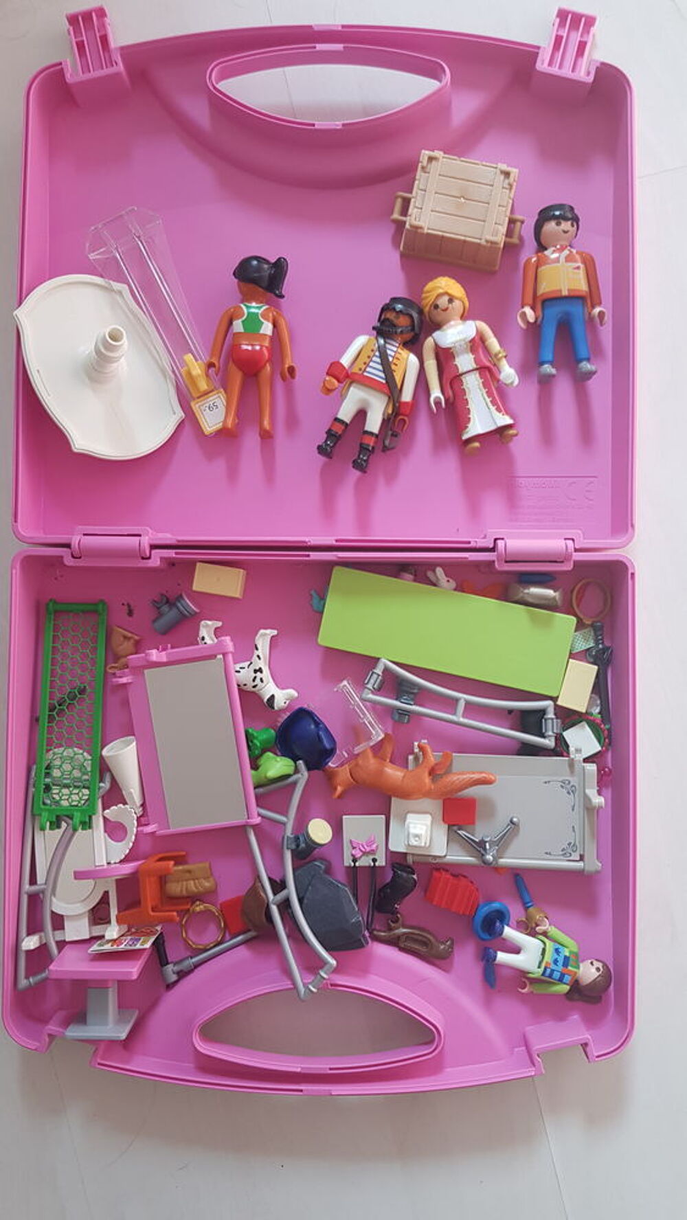Playmobil ch&acirc;teau m&eacute;di&eacute;val et petites boites Jeux / jouets