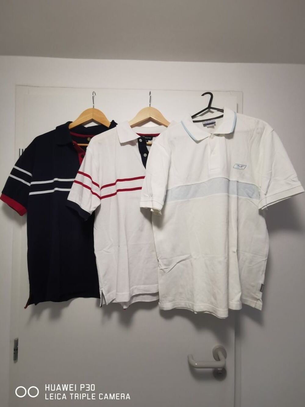 1 lot de polos Cutting-Edge 1 Polo Blanc bandes bleue Reebok Vêtements