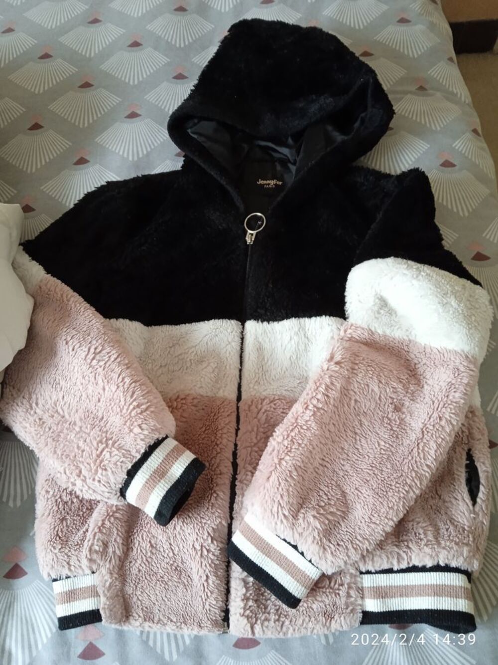 sweet capuche et veste doubl&eacute;e Vêtements