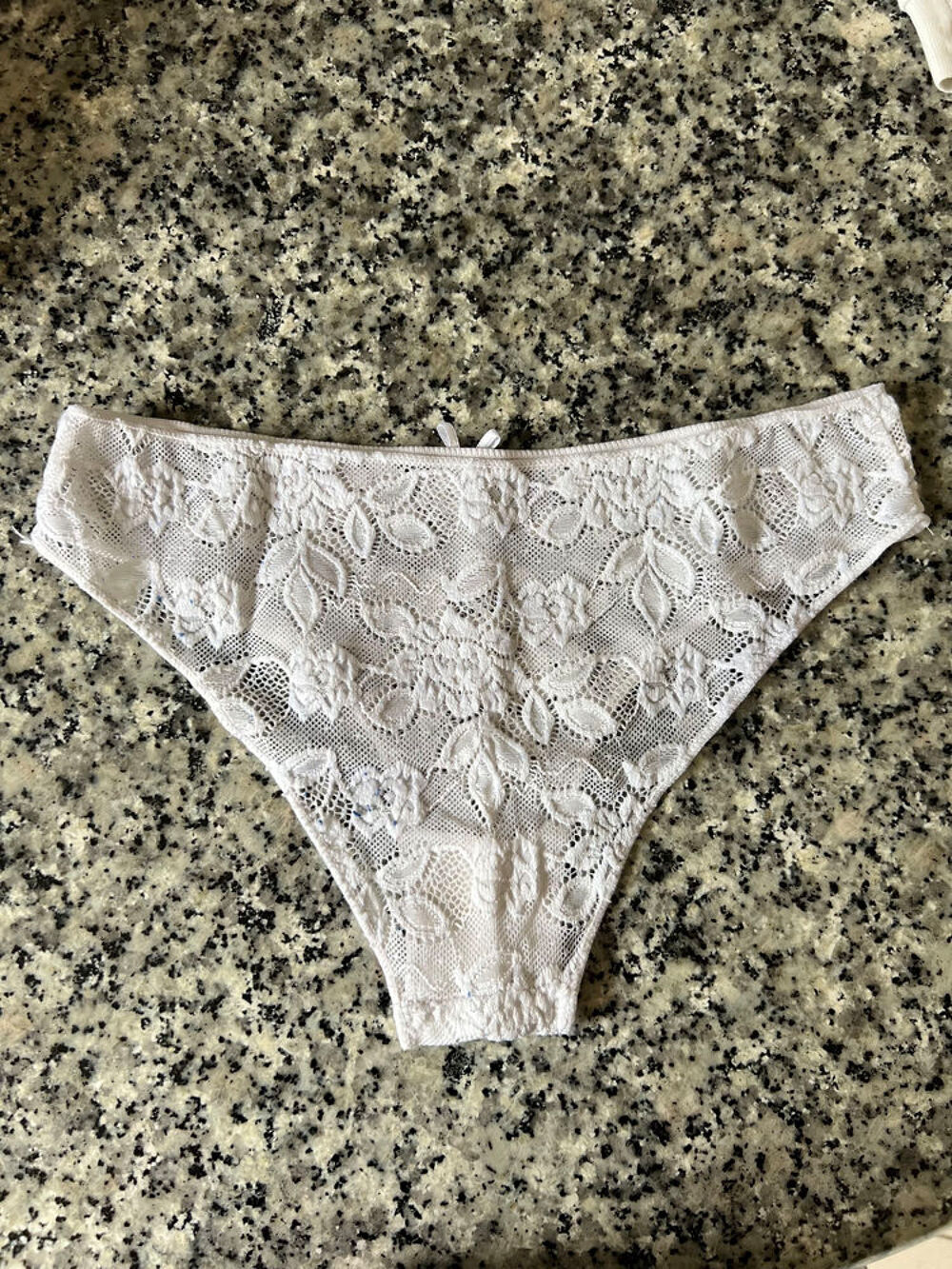 Culotte blanche dentelle taille XS/S. Neuve jamais port&eacute;e Vêtements