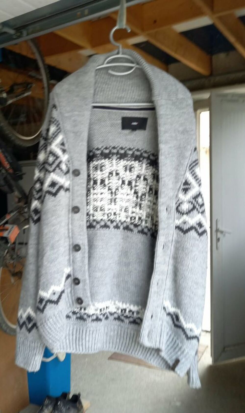Vendre veste noir semi cuir homme. 20€ et veste en coton hom Vêtements