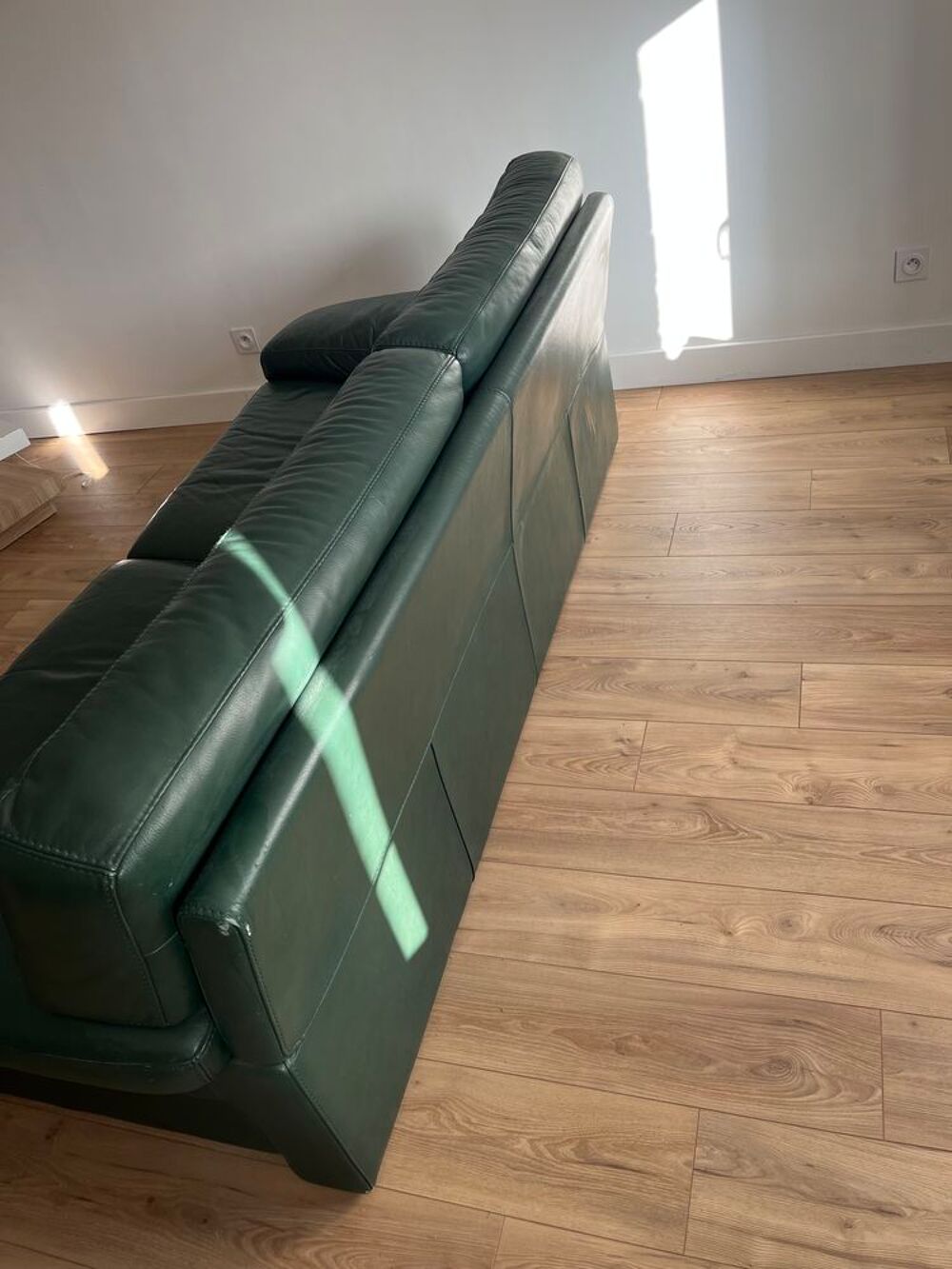 Canap&eacute; en cuir bon &eacute;tat 220 cm Meubles