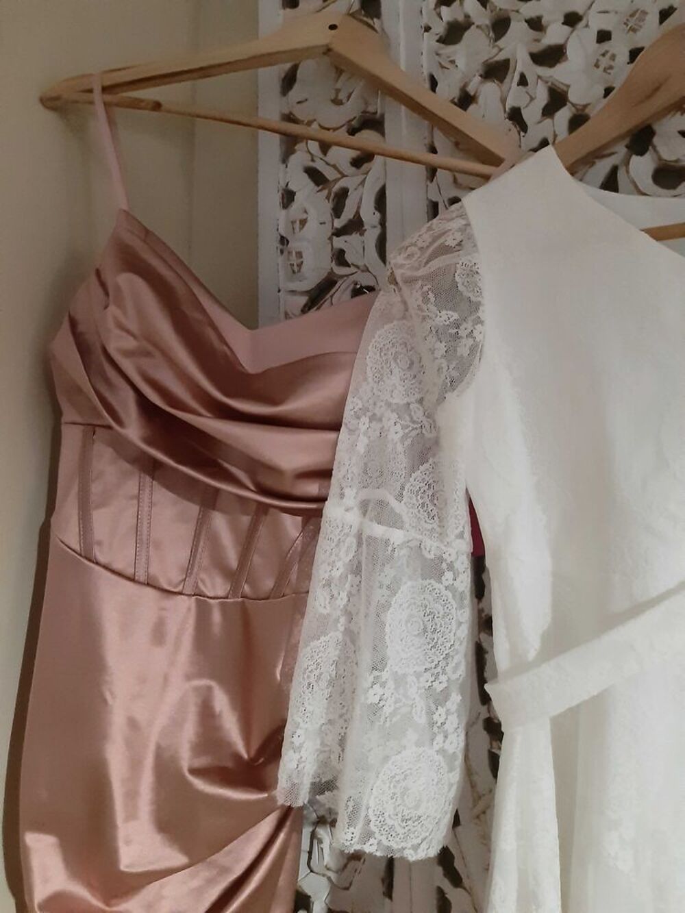 Robe de mari&eacute;e et invit&eacute;es Vêtements