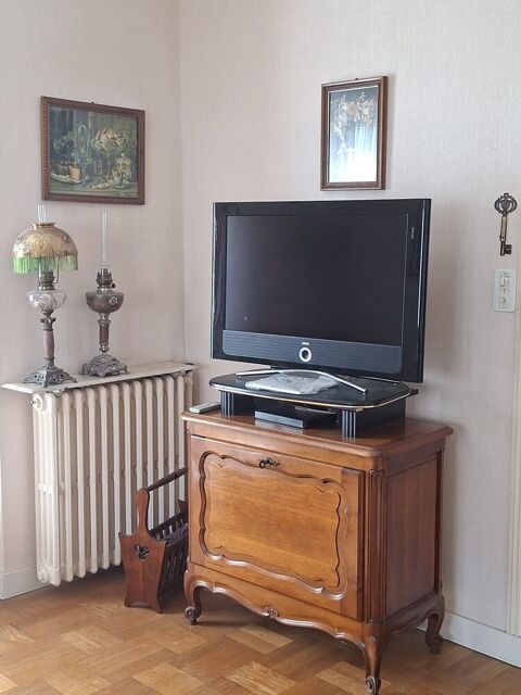 Meuble tv en merisier massif 49 Parthenay (79)