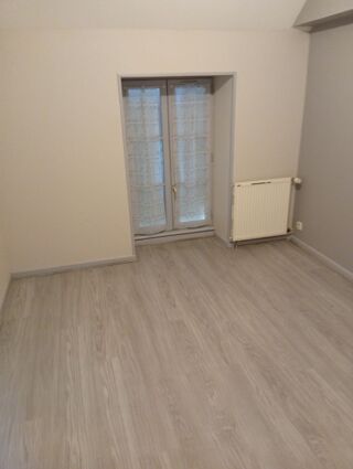  Appartement à louer 4 pièces 89 m² Saint-hilaire