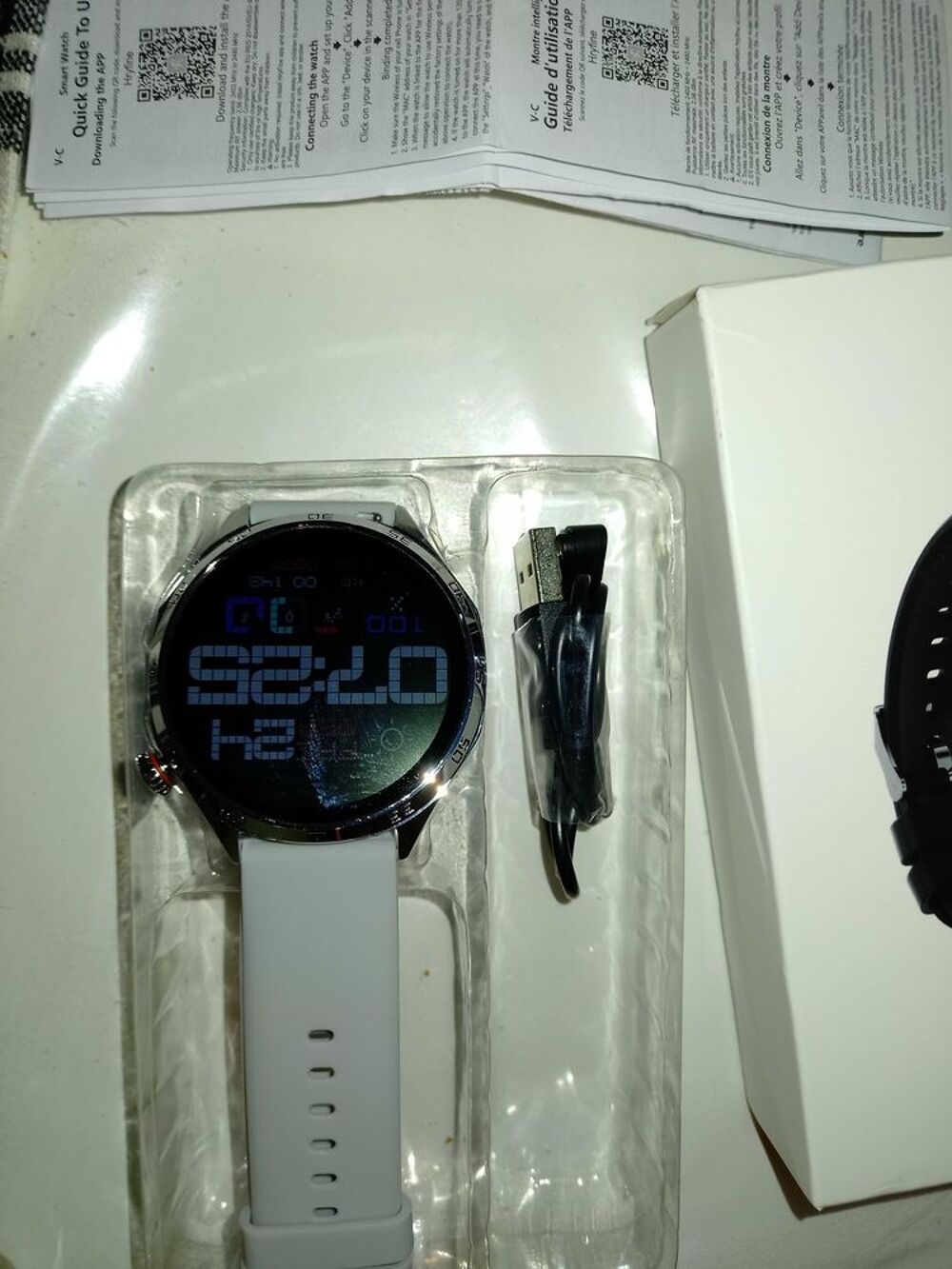 MONTRE CONNECTEE SMART WATCH NEUVE GRAND ECRAN Téléphones et tablettes