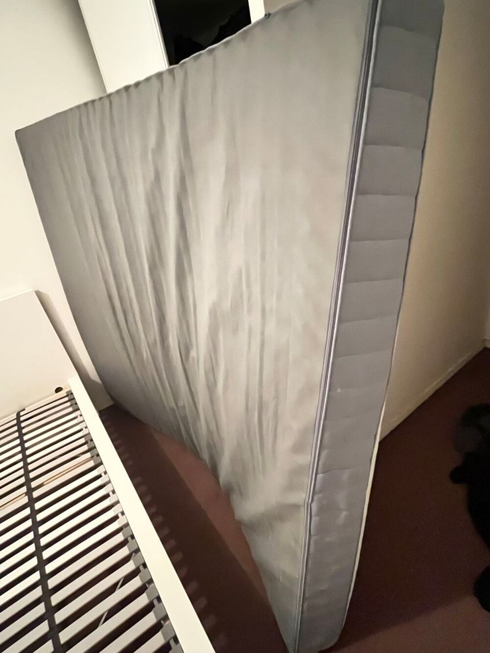 Lit 180 x 200 IKEA MALM 2 places + sommier + matelas - tr&egrave;s bon &eacute;tat Meubles