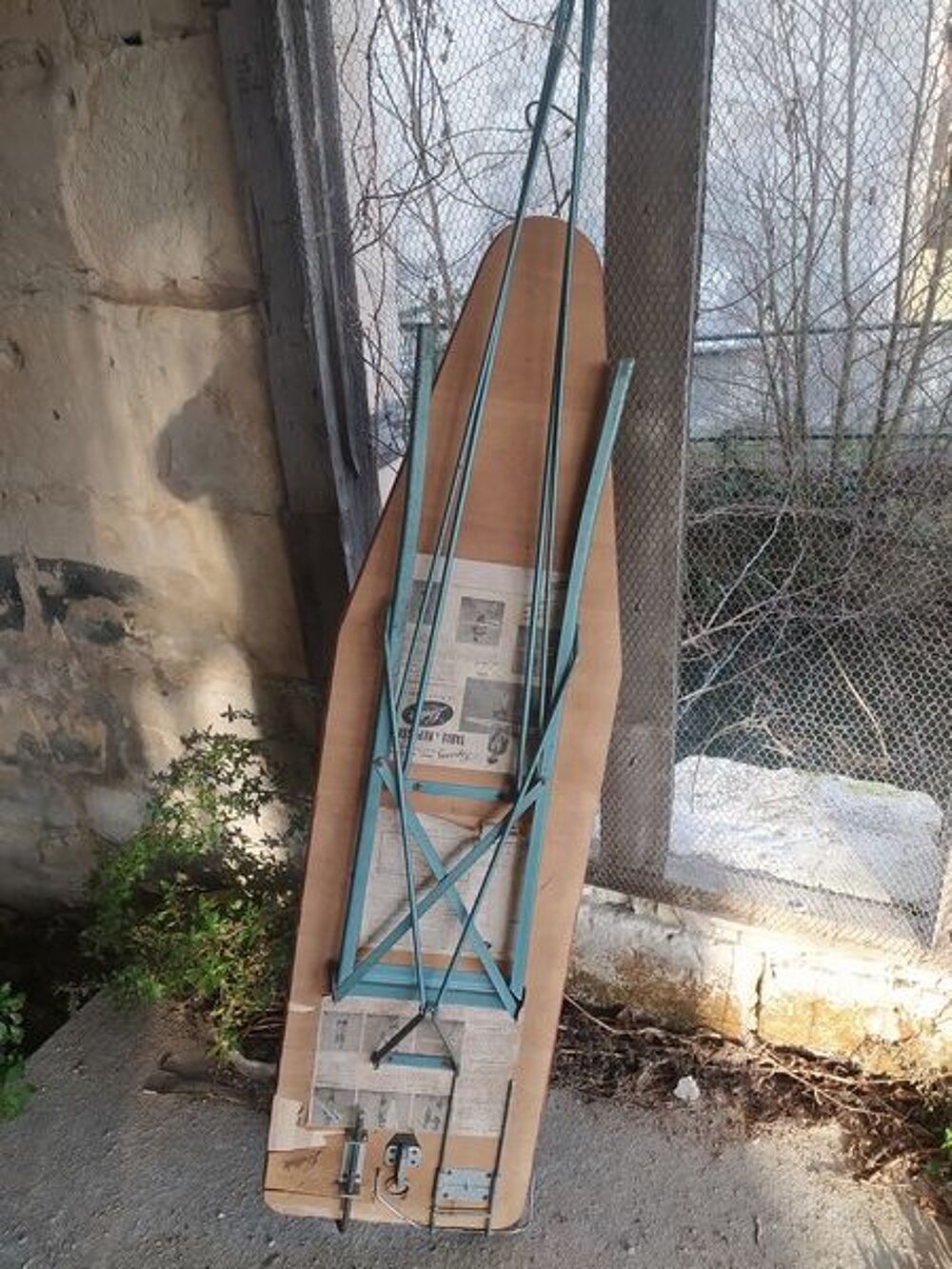 Table &agrave; Repasser Vintage Marque Libellule ann&eacute;es 60
Meubles