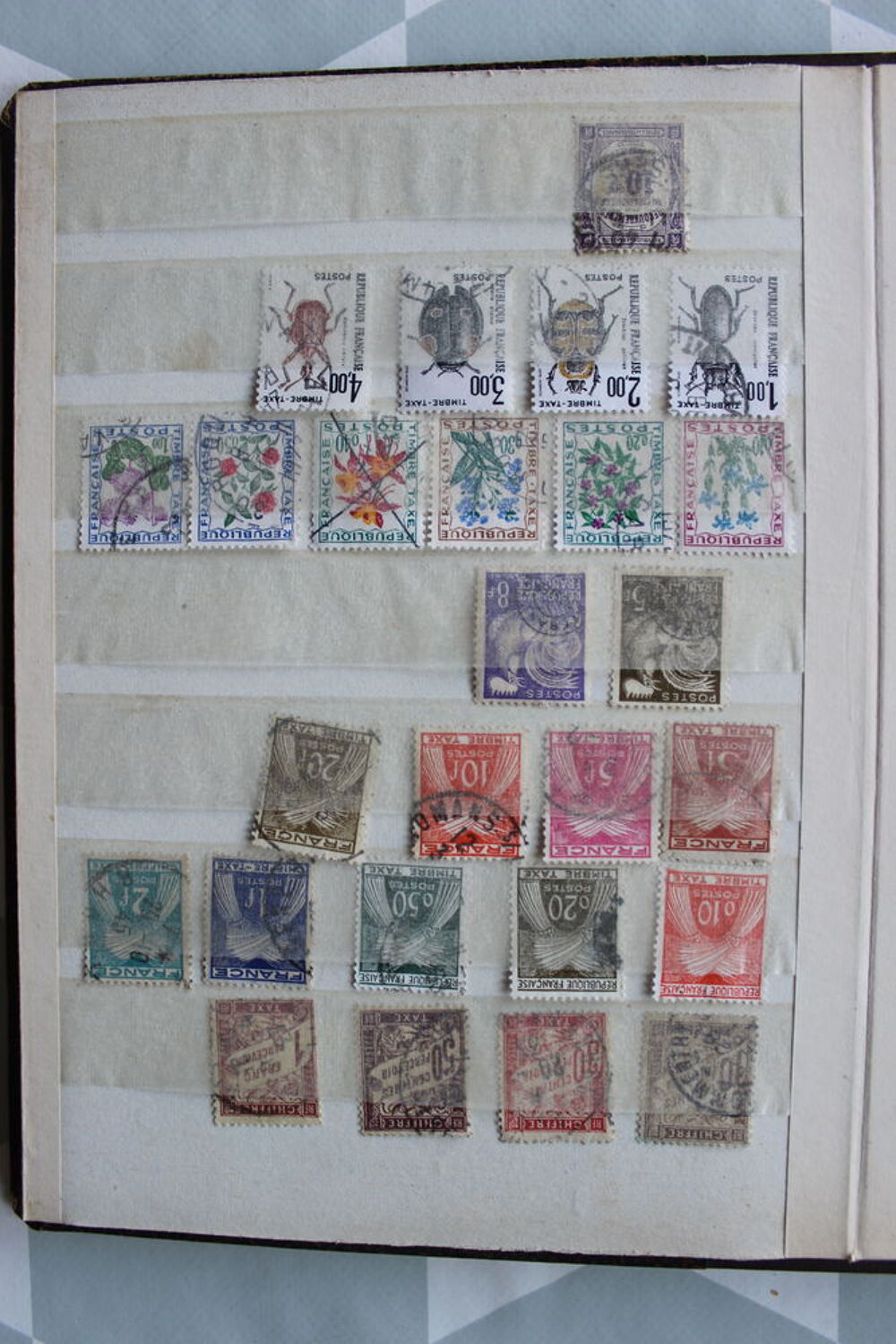 pour collectionneurs lot de anciennes CPA/TIMBRES /AFFICHES 