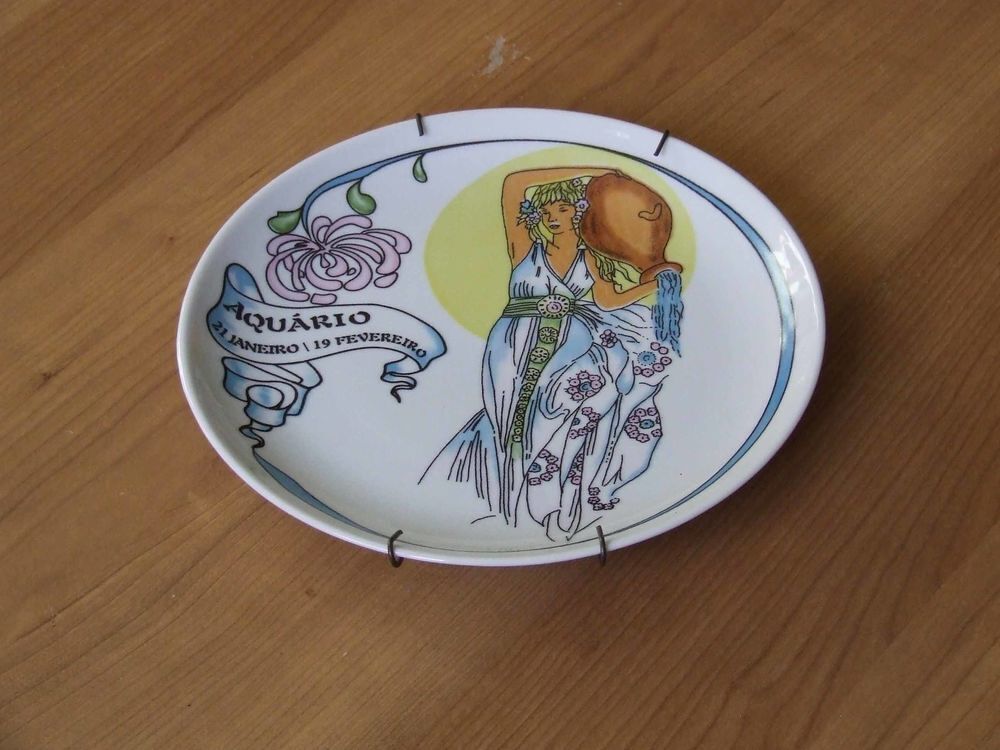 Assiette d&eacute;corative signe zodiacal&nbsp;, Verseau, TBE Décoration