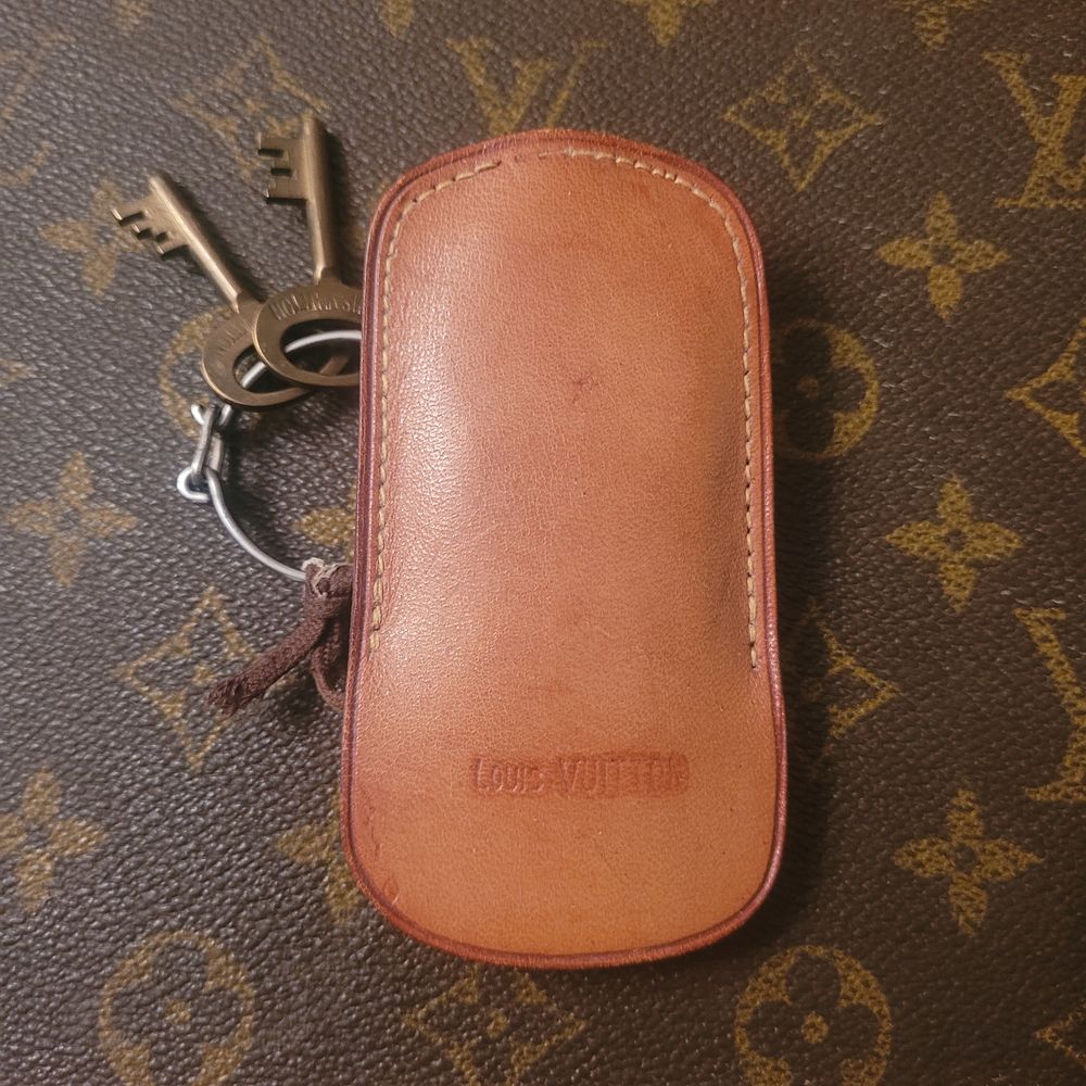 VALISES LOUIS VUITTON ALZER / BISTEN Maroquinerie