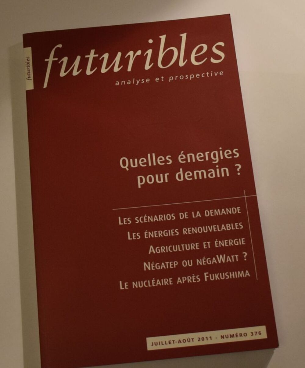 Futuribles Analyses et Prospectives. n&deg; 376 - 2011 Livres et BD