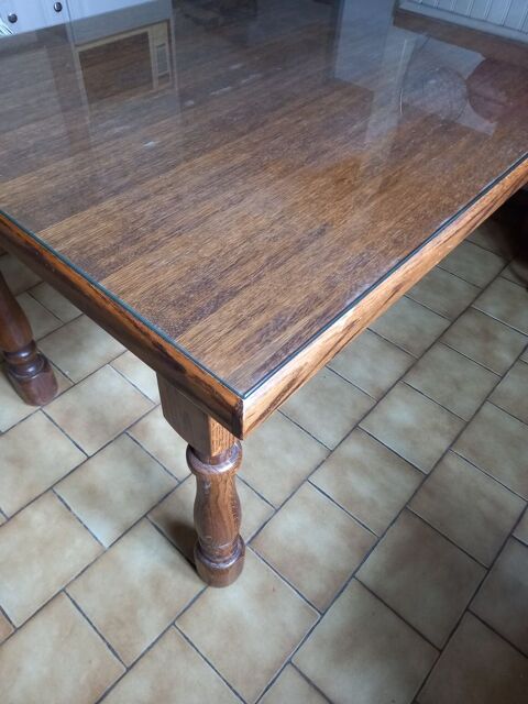 Table de salle à mange en chêne et ses 6 chaises paillées. Montreuil-Bellay (49)