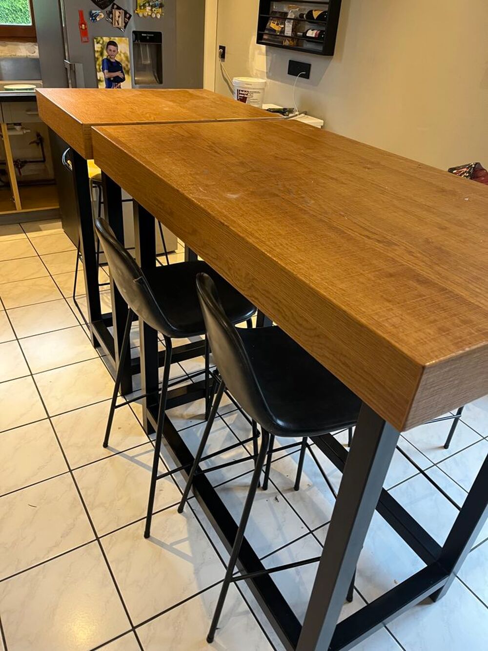 Suite travaux lot table avec chaises Meubles