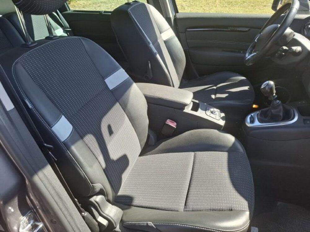 Sc&eacute;nic III Scenic III dCi 110 FAP eco2 Business 2011 occasion 69320 Feyzin