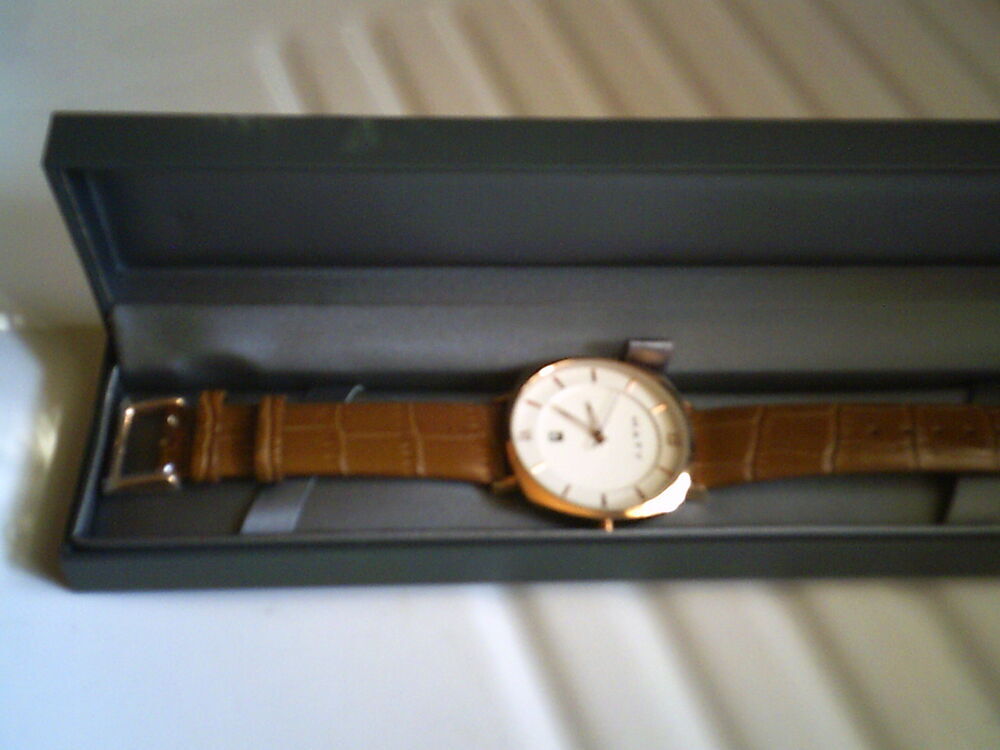 une montre maty plaqu&eacute;e or Bijoux et montres