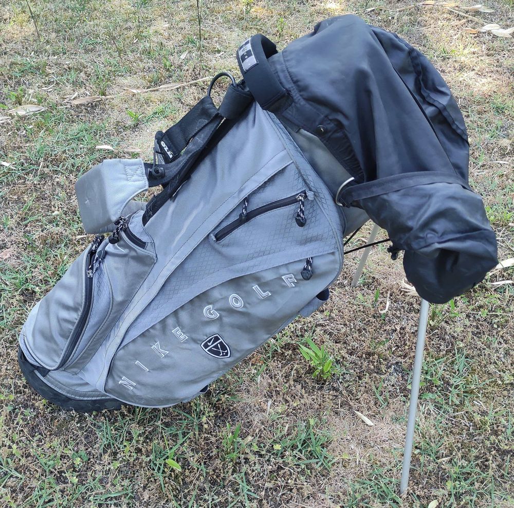 Sac de Golf Tr&eacute;pied Nike en Tr&egrave;s Bon &Eacute;tat Sports
