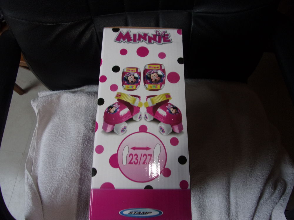 set patins &agrave; roulettes Disney Minnie Jeux / jouets