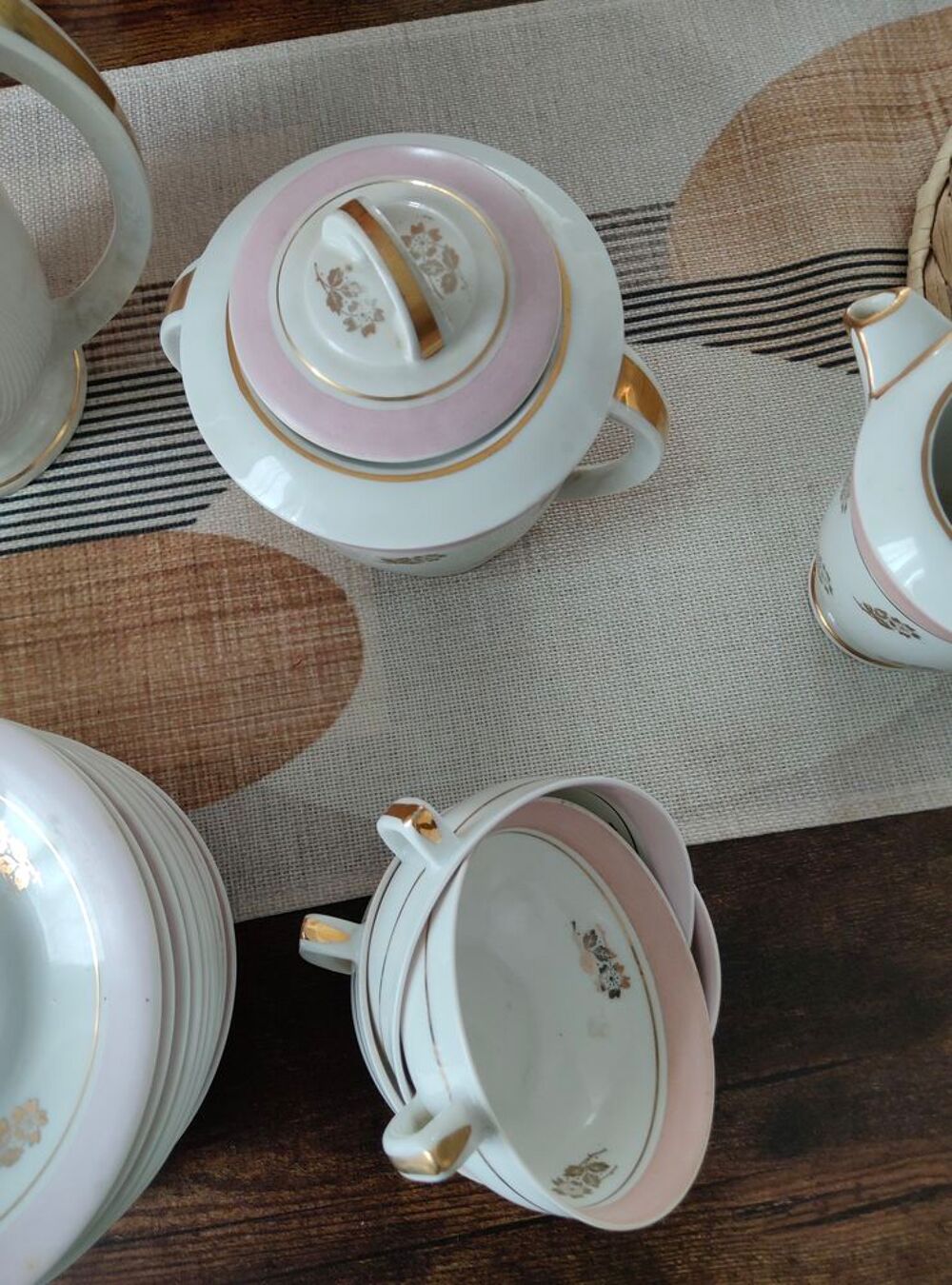 Service caf&eacute; ou th&eacute; porcelaine de Limoges " Sarlangeas " Décoration