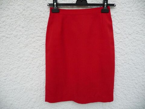 Jupe rouge taille 36 12 Celles-sur-Belle (79)