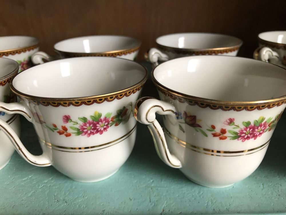 Lot de 11 tasses &agrave; caf&eacute; porcelaine Cuisine