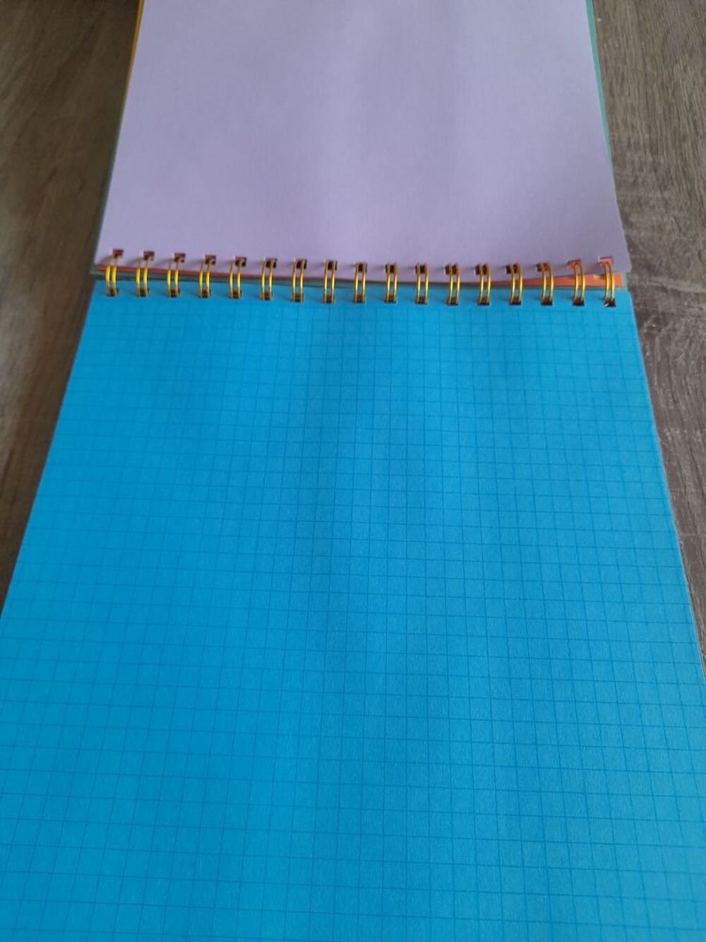 Bloc feuilles couleurs 2 Bricolage