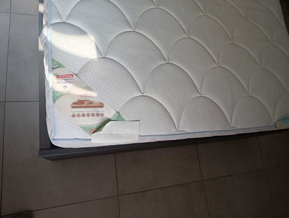 Structure de lit 140x200 cm avec tiroirs de rangement + Sommier &agrave; lattes+ matelas Meubles