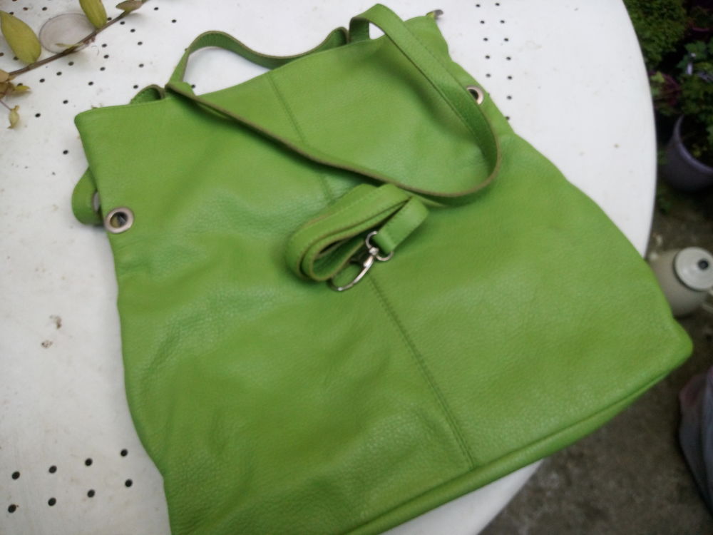 Tr&egrave;s beau sac italien vert pomme Maroquinerie