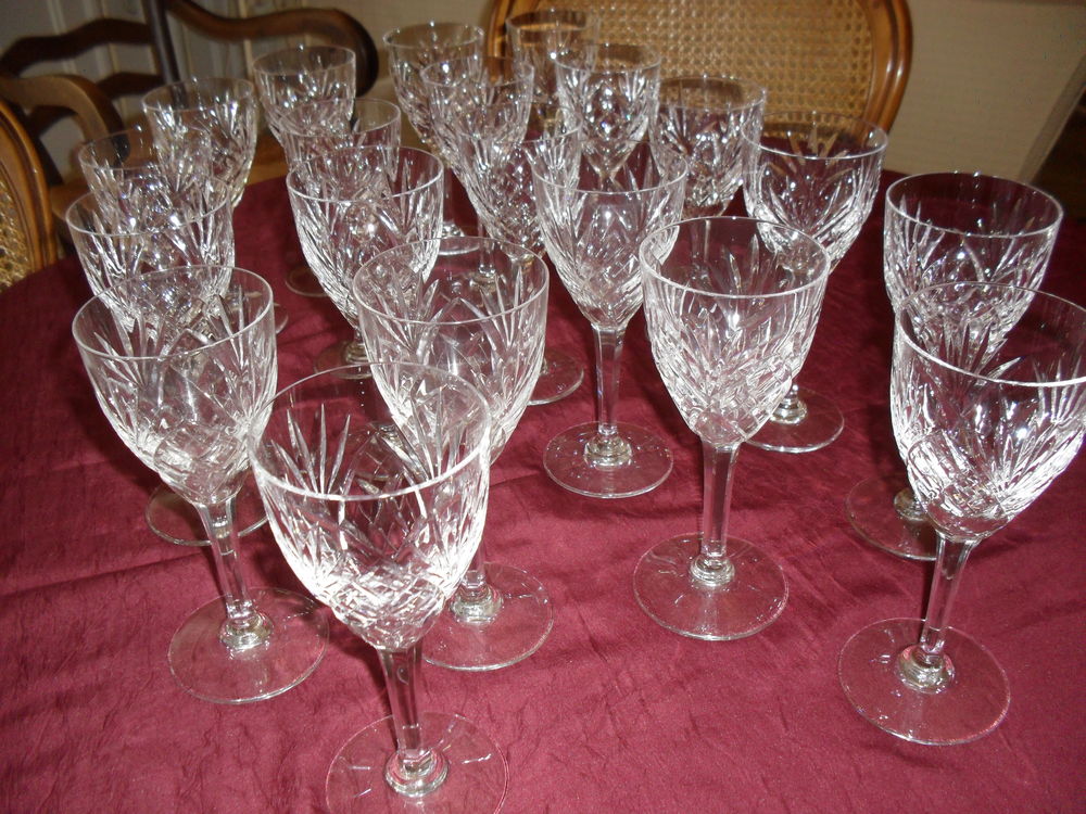 SERVICE VERRE TAILL&Eacute; MAIN, SAINT LOUIS Décoration
