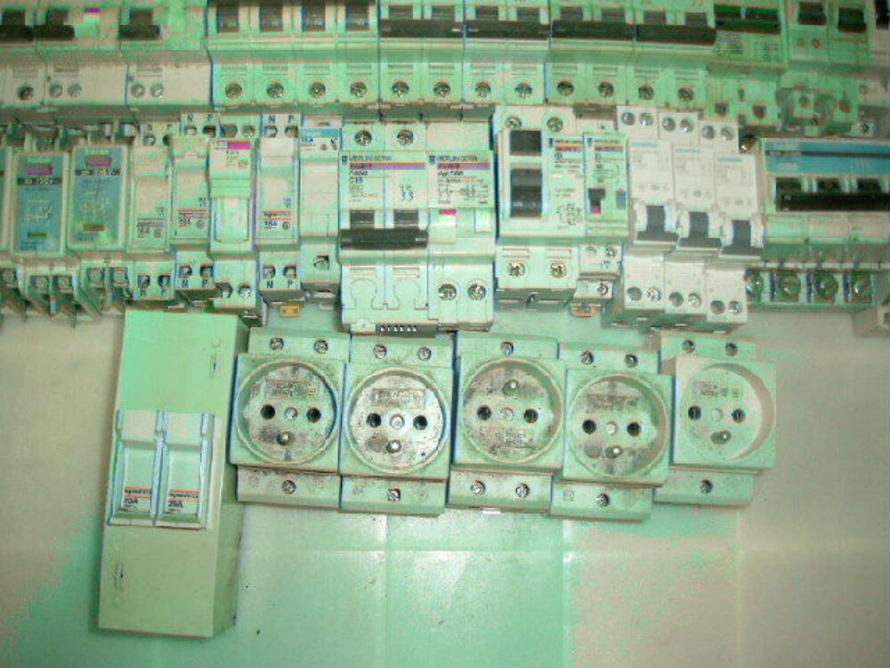 Lot elec disjoncteurs henri59 Bricolage