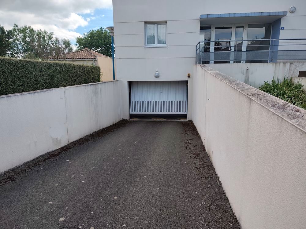 Location Parking/Garage Parking couvert sécurisé Aytré La Rochelle ? proche Alstom Aytré