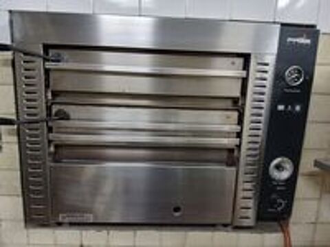   FOUR A PIZZAS PROFESSIONNEL DE LA MARQUE  FAGE 
