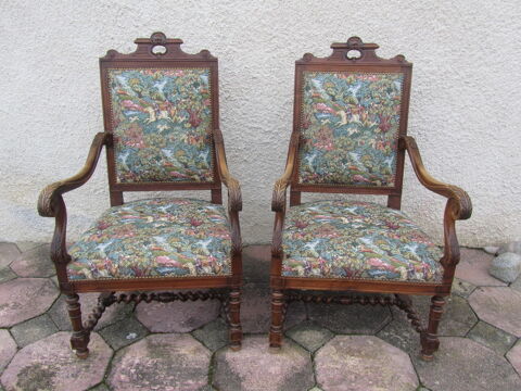 Fauteuils tapissiers  100 Lescar (64)