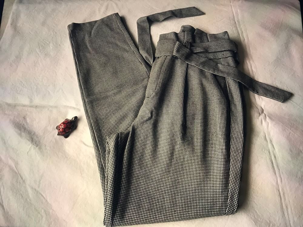 A SAISIR pantalon quasi neuf Vtements