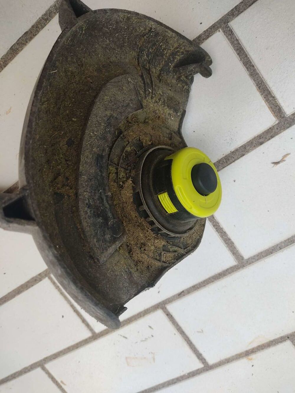 DEBROUSAILLEUR RYOBI ELECTIQUE Jardin