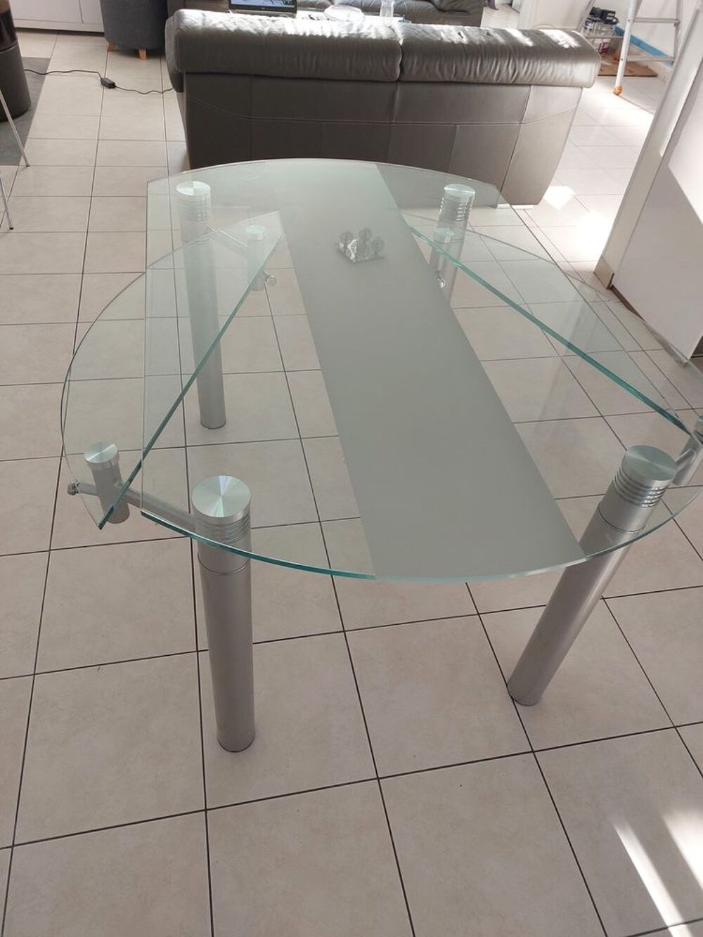 Table a manger en verre Meubles