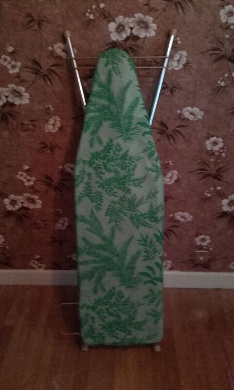 TABLE A REPASSER 10 Varennes-sur-Allier (03)