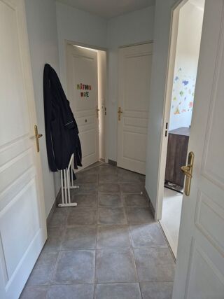  Appartement à louer 4 pièces 76 m²