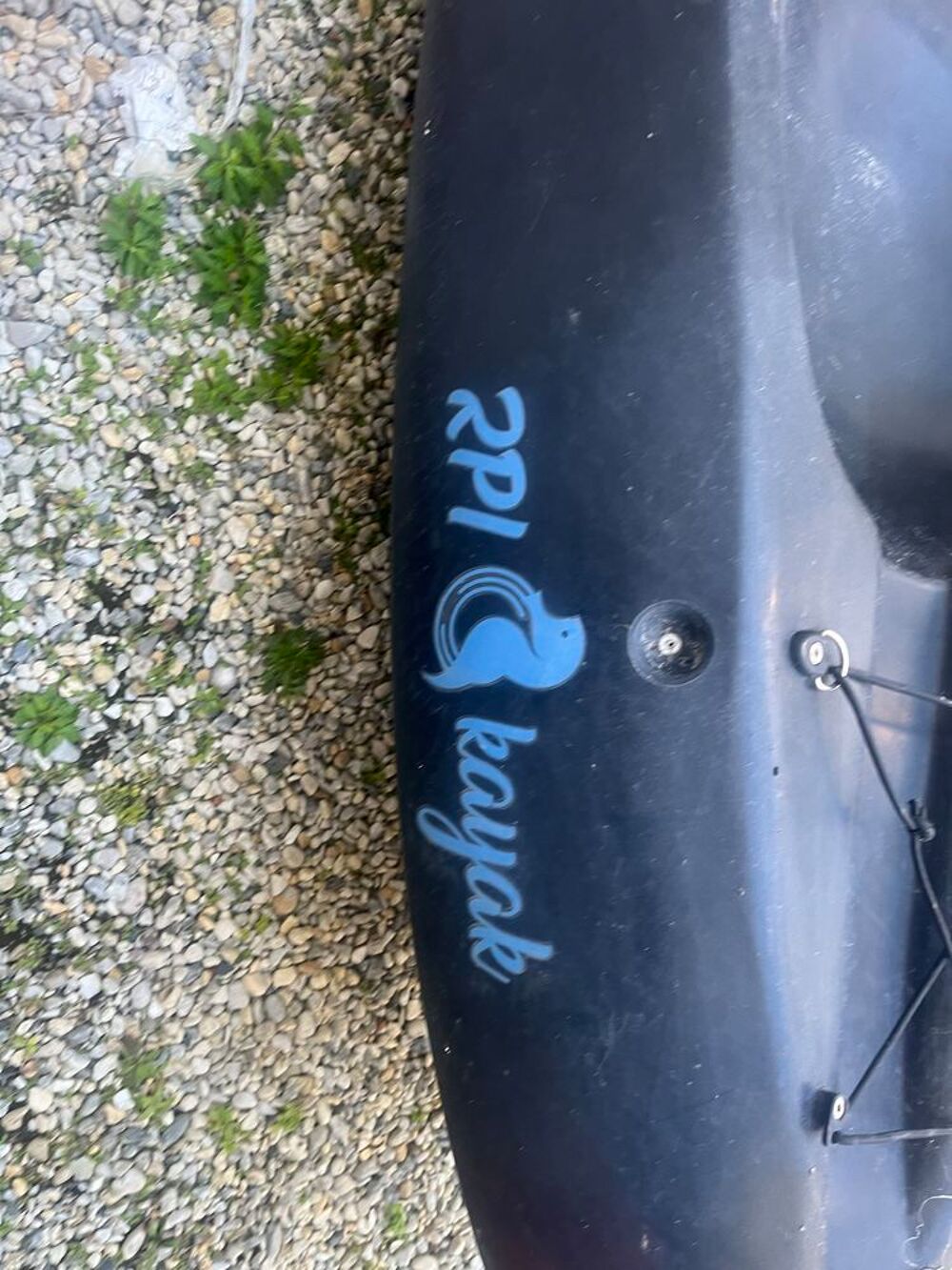 Kayak tr&egrave;s peu utilis&eacute; et en tr&egrave;s bon &eacute;tat Sports