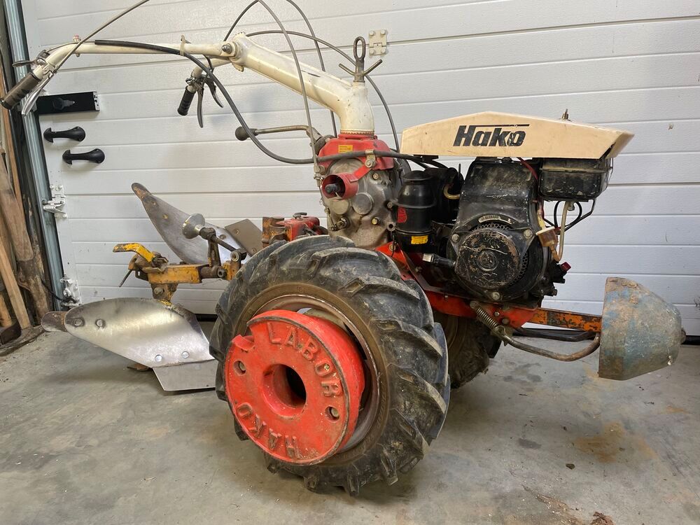 motoculteur HAKO &eacute;quip&eacute; labour (cause double emploi) Jardin