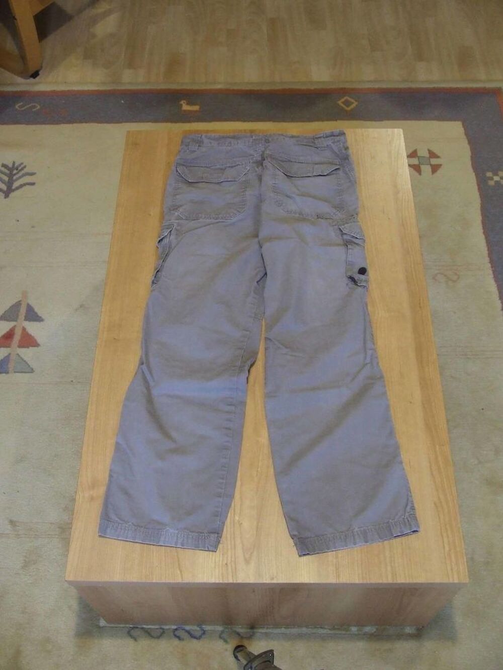 Pantalon de trek voyage. QUECHUA . Gris clair. T. 42 Vêtements