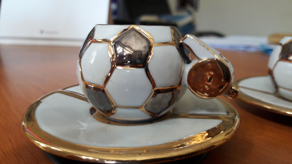  mini-tasses en ballon de foot.
Décoration