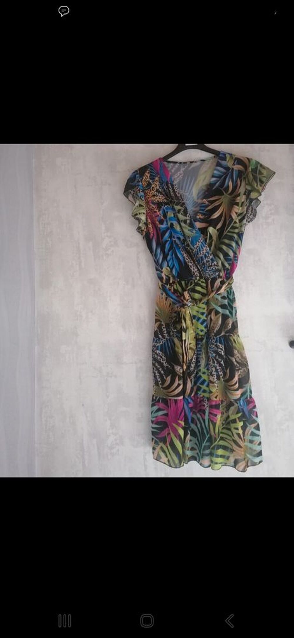 Bonjour robe neuf Vtements