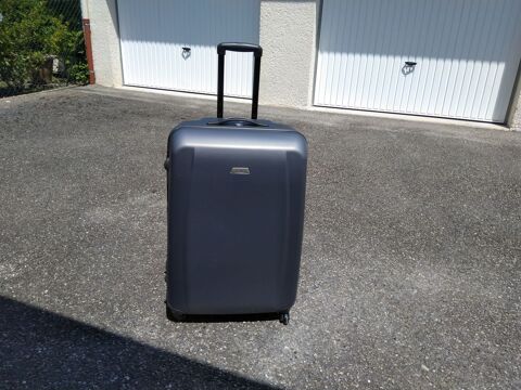 valise sur roulettes pivotantes avec code de scurit. 40 Saint-tienne-de-Saint-Geoirs (38)