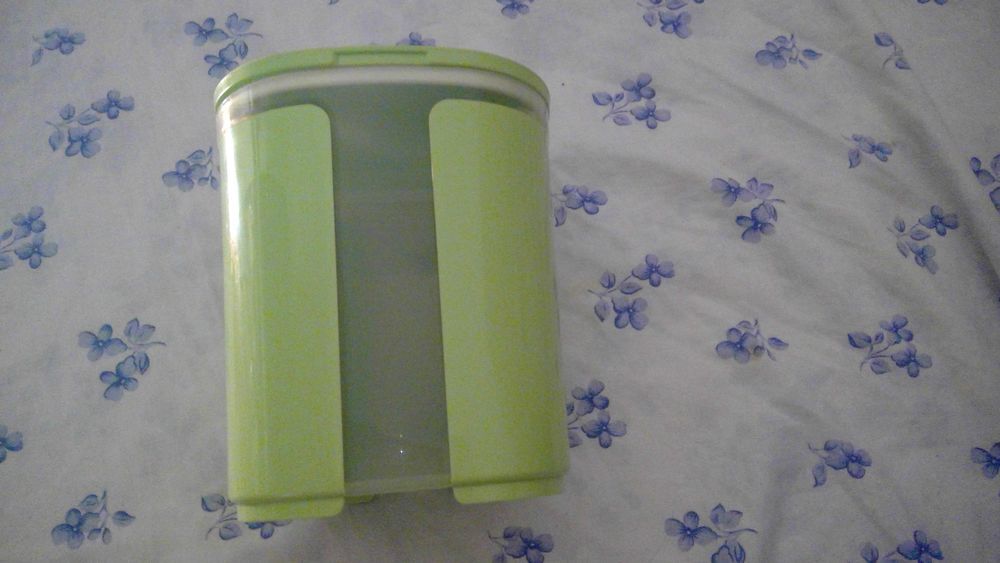 BOITE VITRINE VERT POMME TUPPERWARE
1,5 L Cuisine