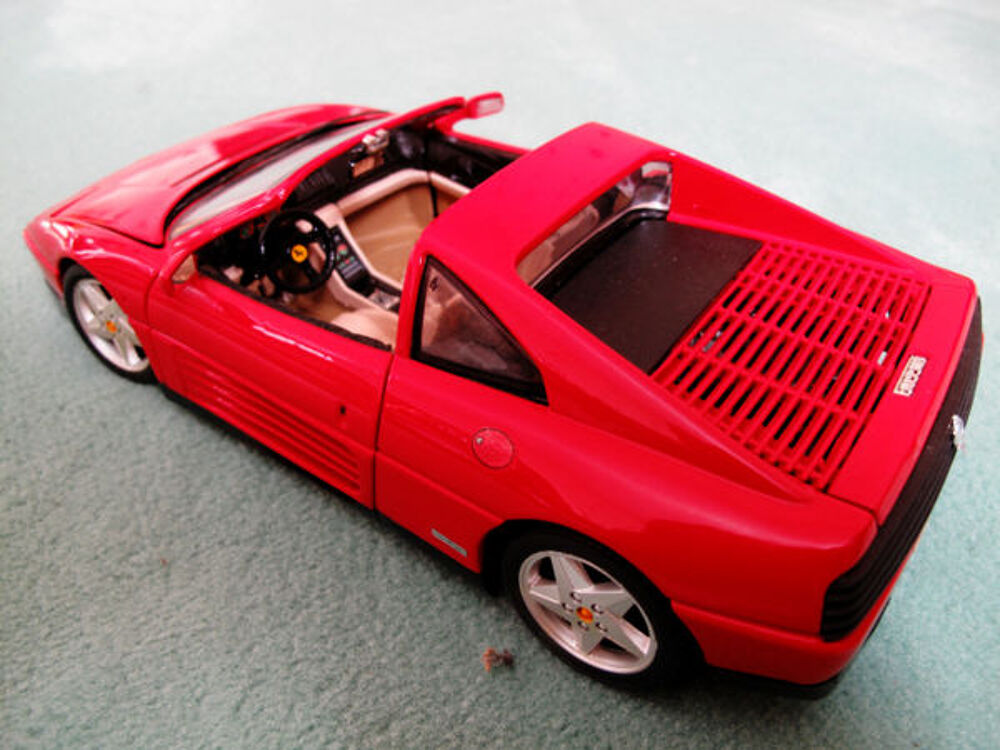 Ferrari 348 TS 1/18 Base Bburago 